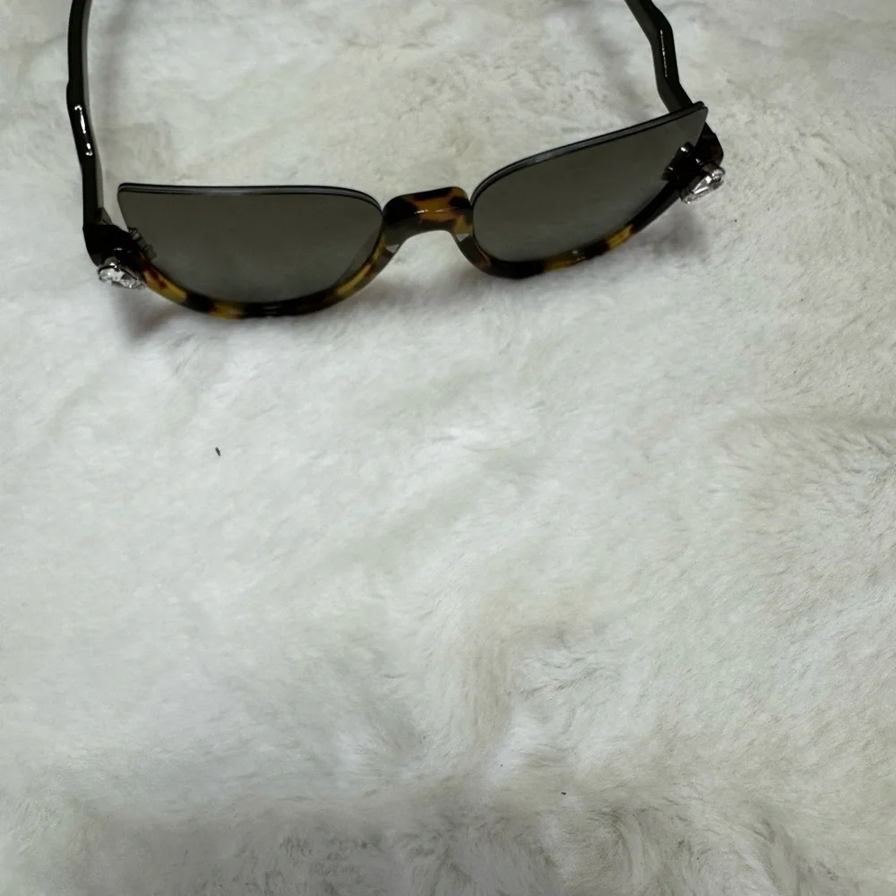Fendi Tortoise Shell Sunglasses - Picture 4 of 9